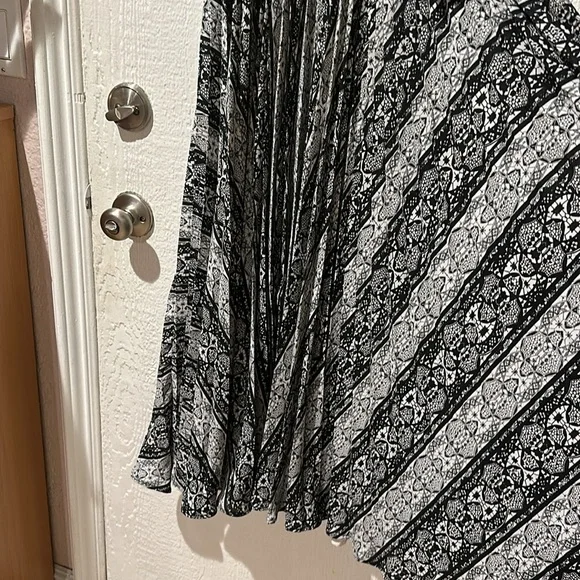 Cache - Picture 2 of 4